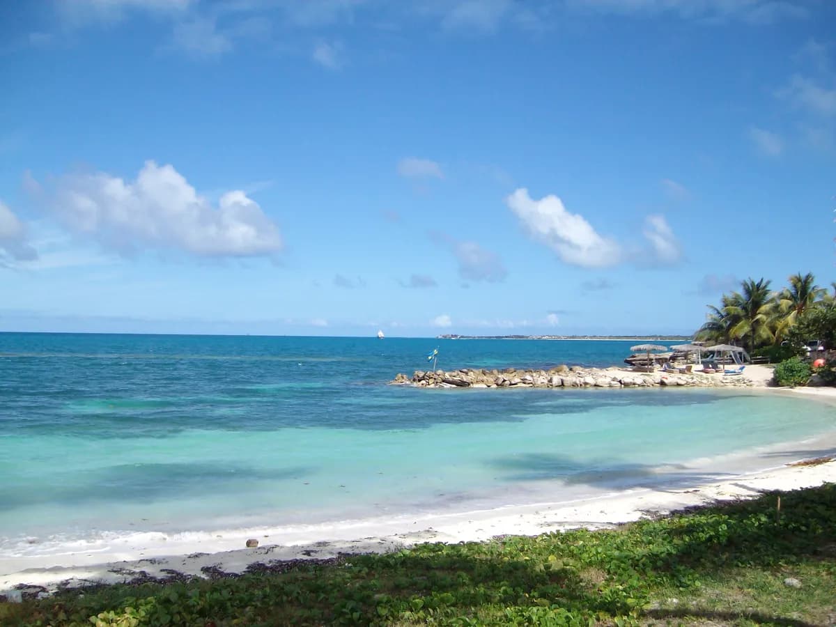 Dutchman's Bay, Antigua